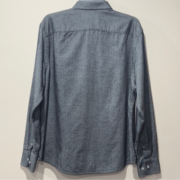 UNTUCK IT Large Slim Fit Light Flannel Chevron Gray Button Downs. 100% Cotton. - Picture 4 of 9